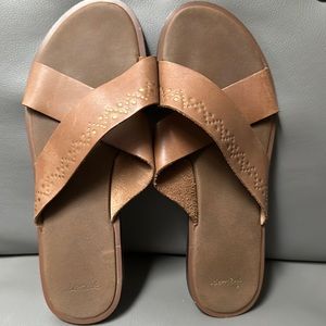 Sanuk brown leather sandals
